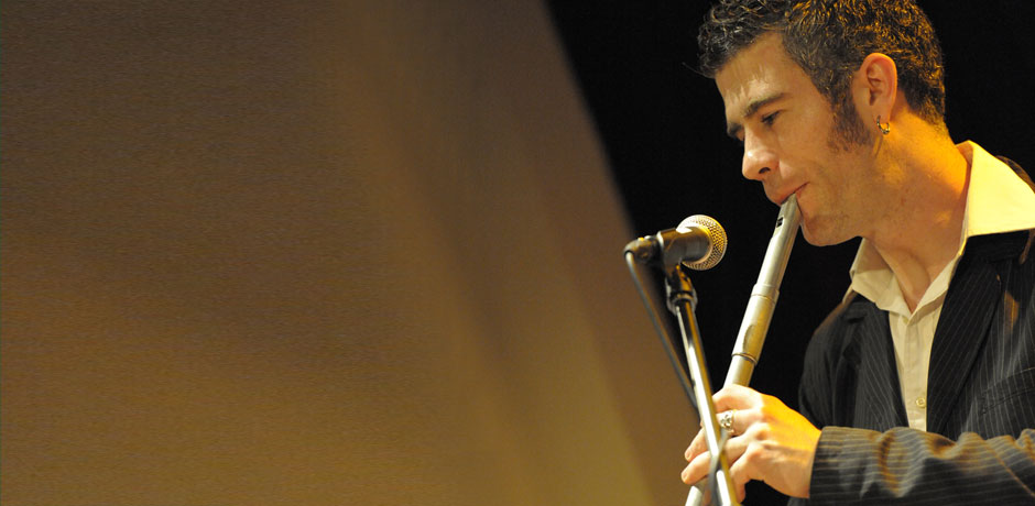 Colman Connolly playing the uilleann pipes